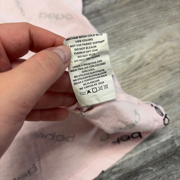 Bebe Sport Tossed Logo Pink Womens 1X Plus‎ Activewear All Over Print Crop Top - Picture 6 of 11